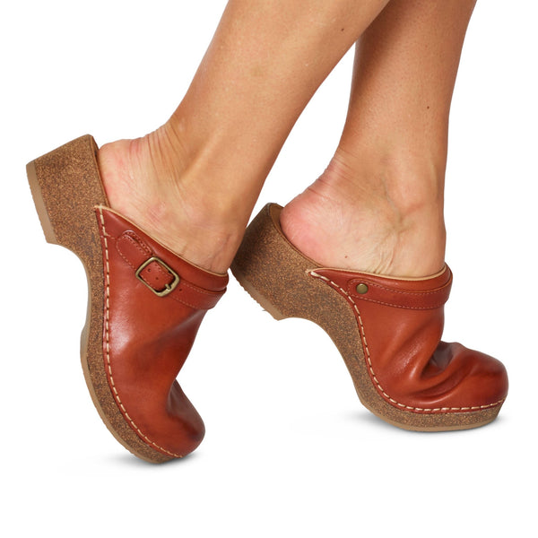 Beckie - Chattanooga Shoe Co.AetrexLC204Cognac (tan)