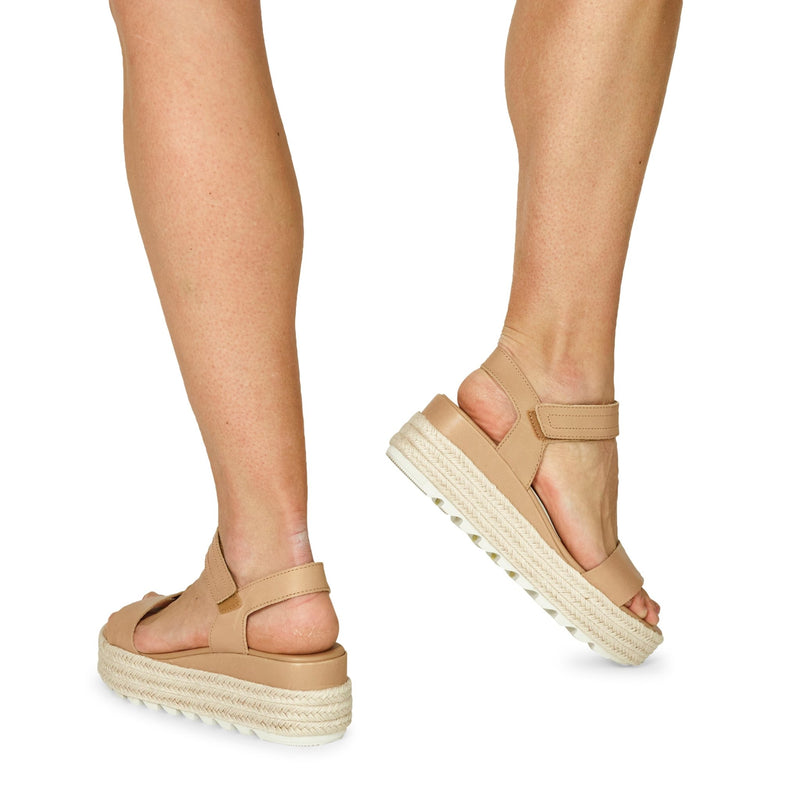 Cameron Flatform Sandal - Chattanooga Shoe Co.SorelHonest Beige