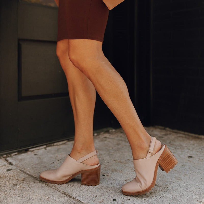 Dareme - Chattanooga Shoe Co.Silent DCafe Leater (tan)