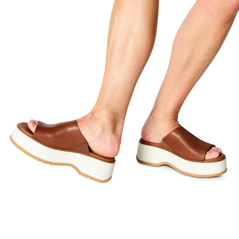 Dayspring Slide Sandal - Chattanooga Shoe Co.SorelVelvet Tan (brown)