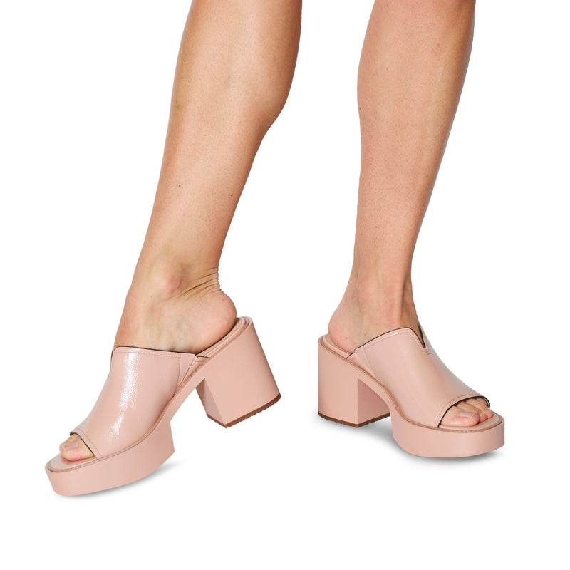 Freja - Chattanooga Shoe Co.Naked FeetRosette (pink)